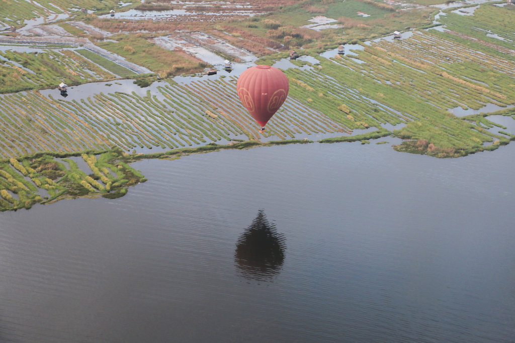 Ballooning over Inle.